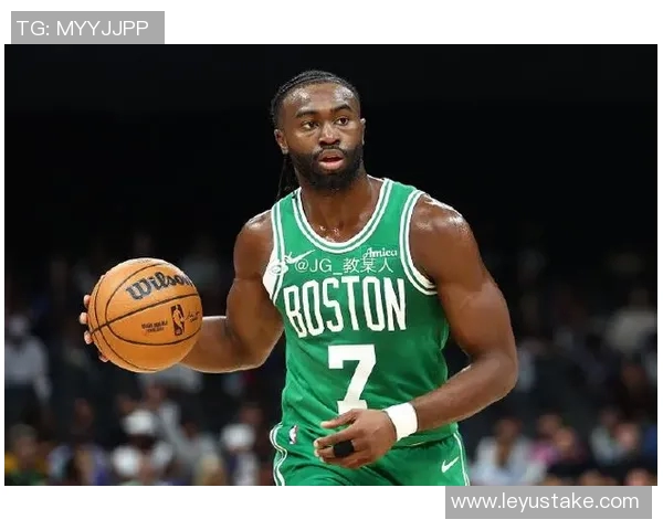 张佳玮点评杰伦布朗次节表现绿军实力展现超越战绩的深度分析 张佳玮点评杰伦布朗次节表现绿军实力展现超越战绩的深度分析