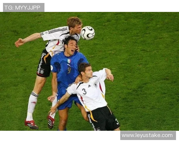 托莫里谈胜利:后卫的荣耀在于1-0的完美防守表现 托莫里谈胜利:后卫的荣耀在于1-0的完美防守表现