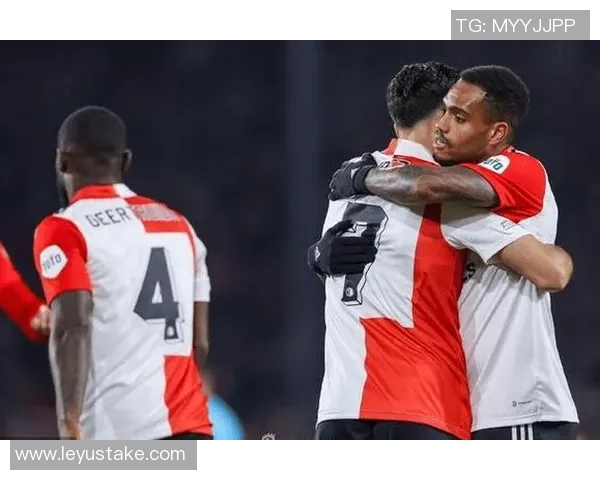 维拉与费耶诺德球迷赛前冲突鹿特丹警方逮捕五名当地人 维拉与费耶诺德球迷赛前冲突鹿特丹警方逮捕五名当地人