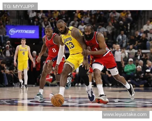 老詹得分上双纪录终结韦德称赞其职业生涯的持久性与稳定性