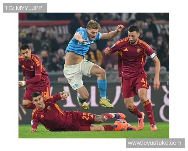 万名那不勒斯球迷现场助威罗马警方面临巨大安保压力